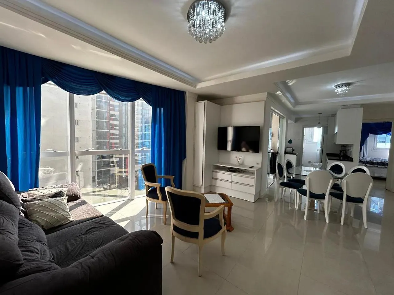 Apartamento Com 03 Suites Na Meia Praia Itapema Appartement